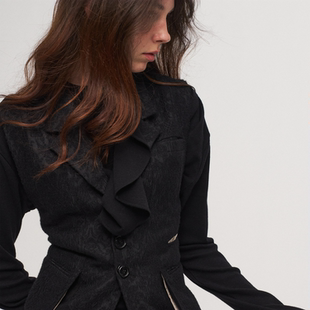 「 凌鸦ILNya 」差池_黑 遮影露衬马甲  解构拼接撞色提花马夹秋