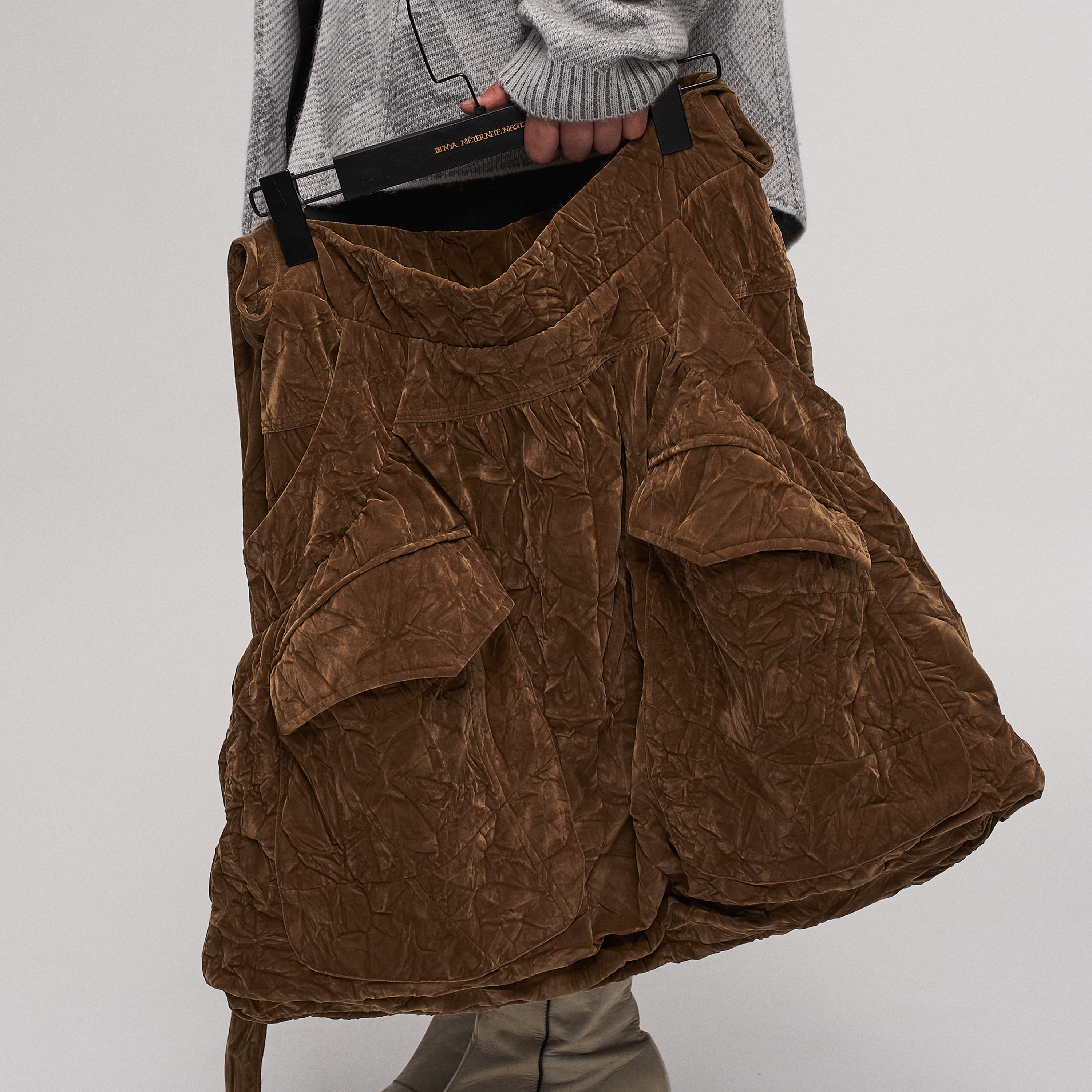 「 凌鸦ILNya 」差池 降落伞邮差包 大容量单肩手提丝绒挎包