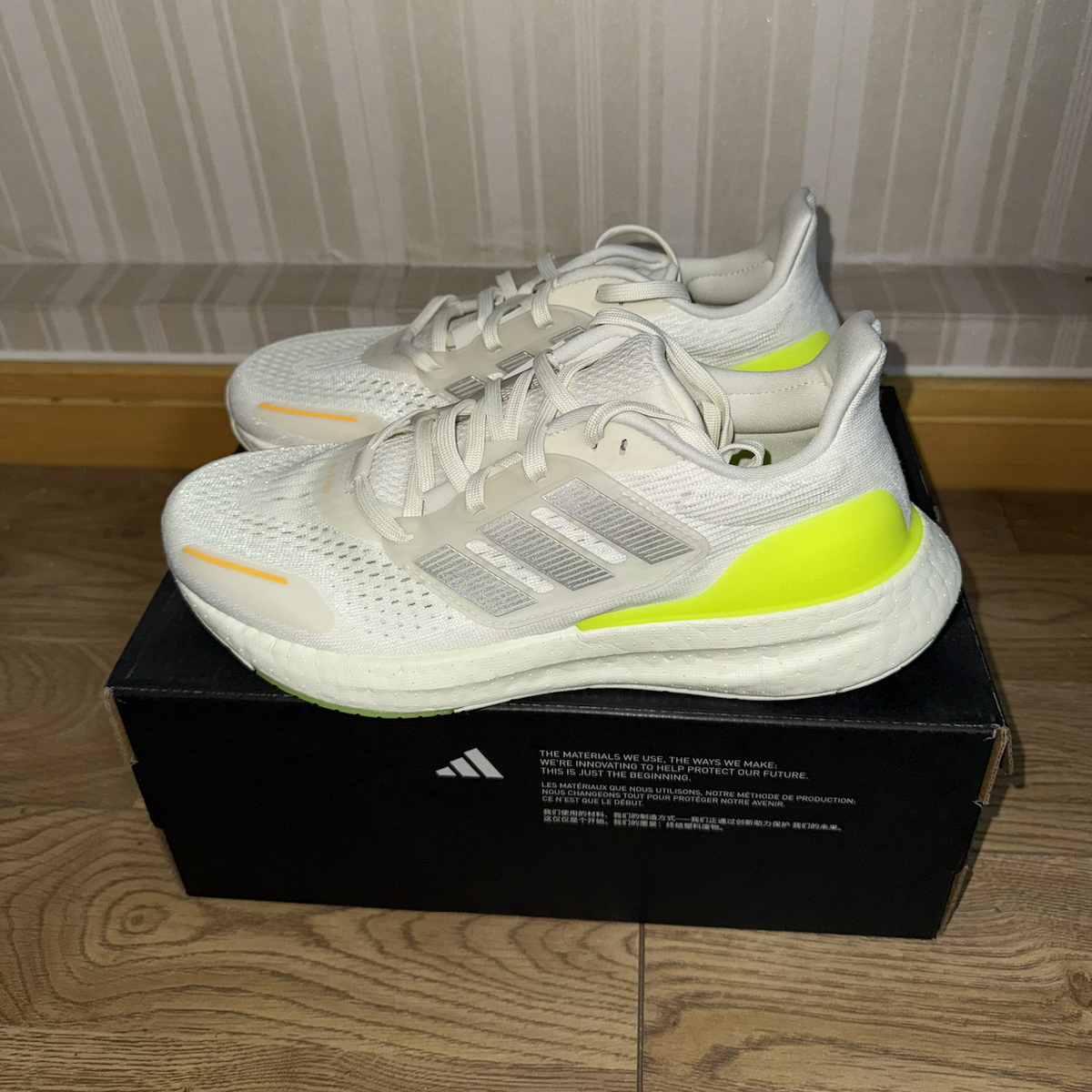 潮包背 现货 Adidas 阿迪达斯Pure boost男女缓震跑步鞋 IH7673