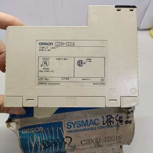C200H-ID216 3个
