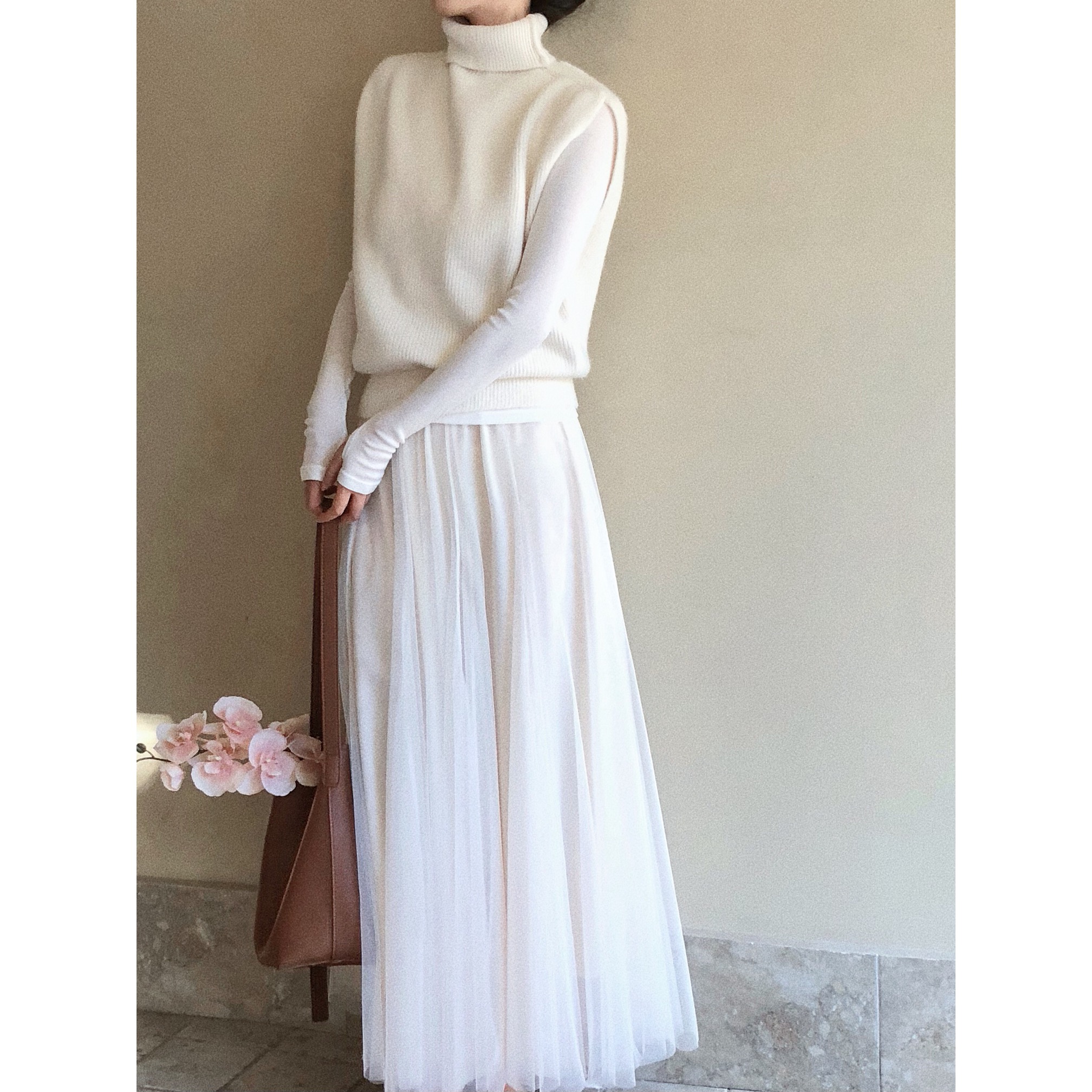 慵懒风高领白色毛衣女款秋冬