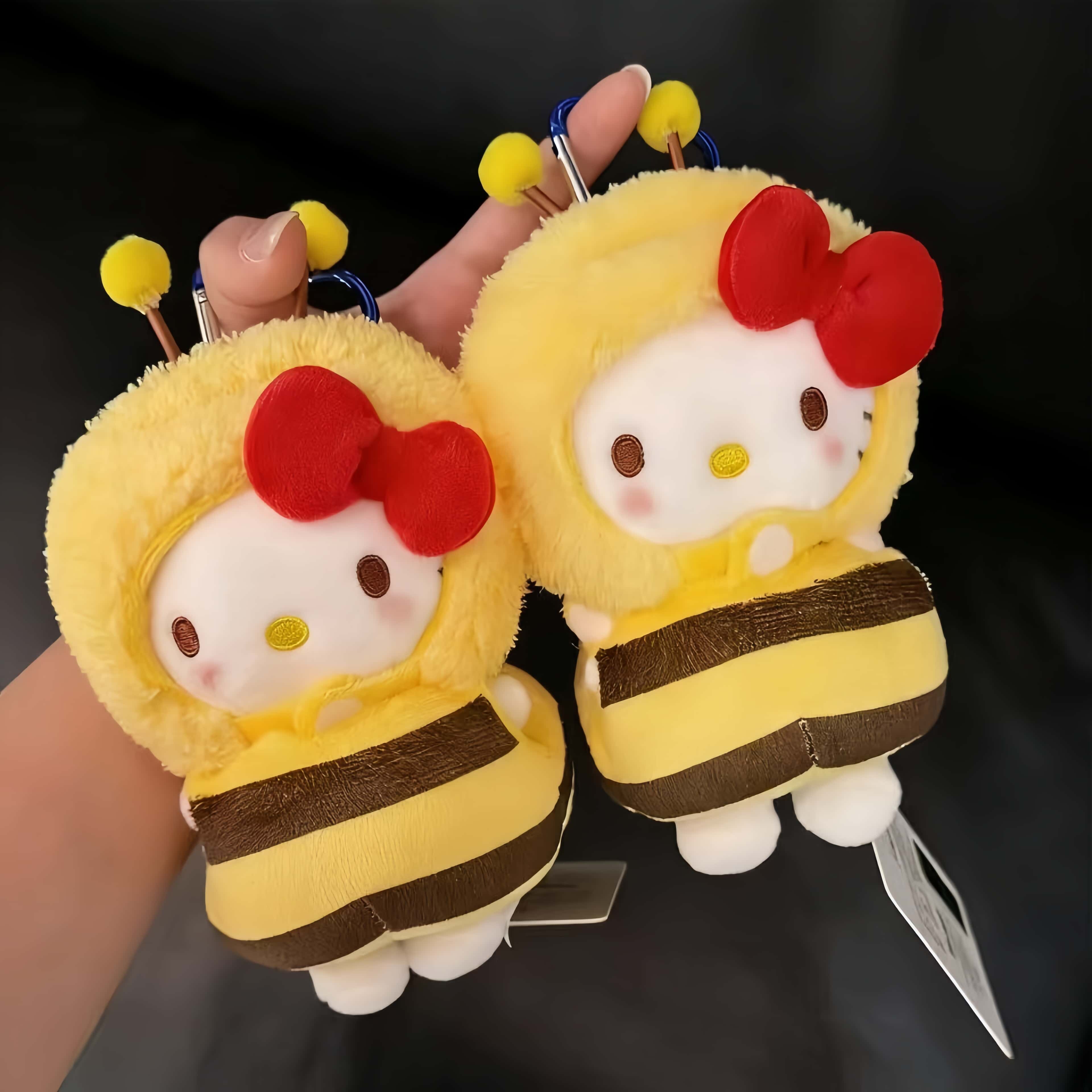 正版HelloKitty毛绒玩偶小蜜蜂小王子钥匙扣kt猫礼品包包挂件娃娃