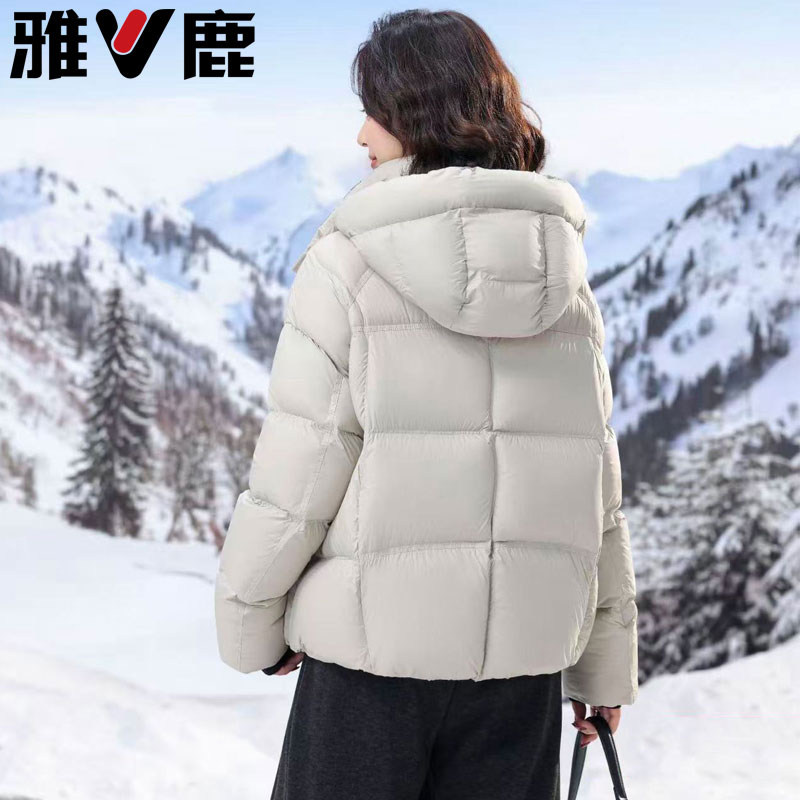 雅鹿短款羽绒服女2025年新款90绒正品泡芙小个子巨好看冬加厚外套