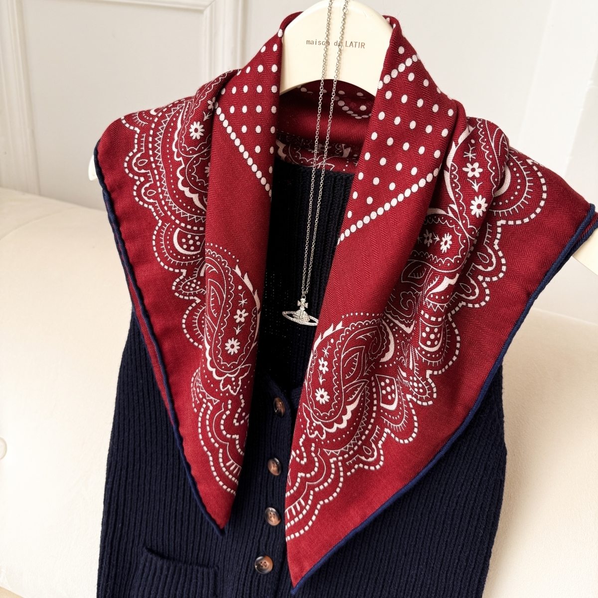 冬日一抹红丝毛围巾安可拉桑蚕丝羊毛方巾秋冬季保暖丝绒披肩丝巾