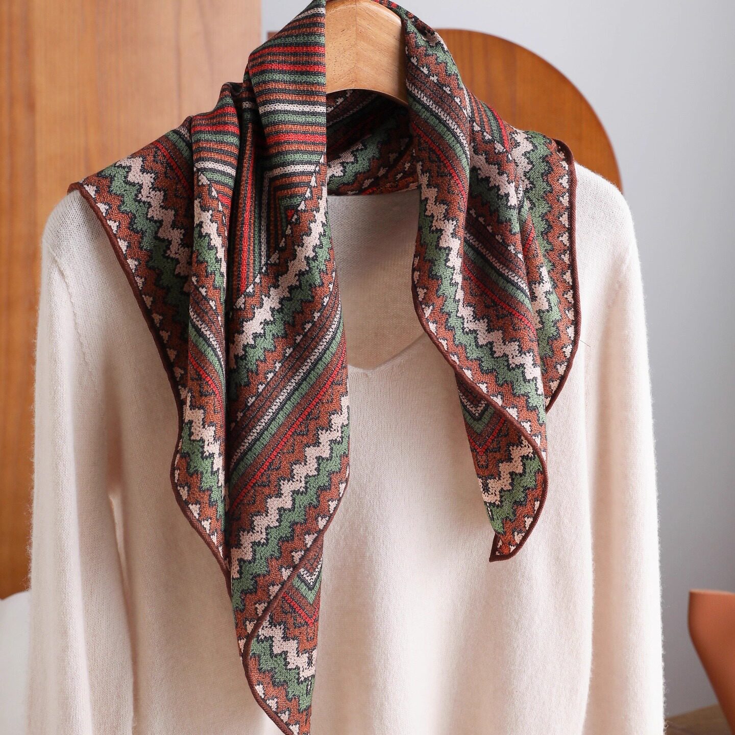 层林渐染 真丝羊毛围巾秋冬季多彩线条复古丝毛中方巾民族风丝巾