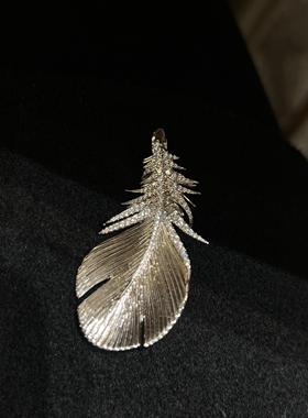 vintage重工闪钻羽毛胸花别针