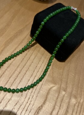 和田玉碧玉女阳绿项链