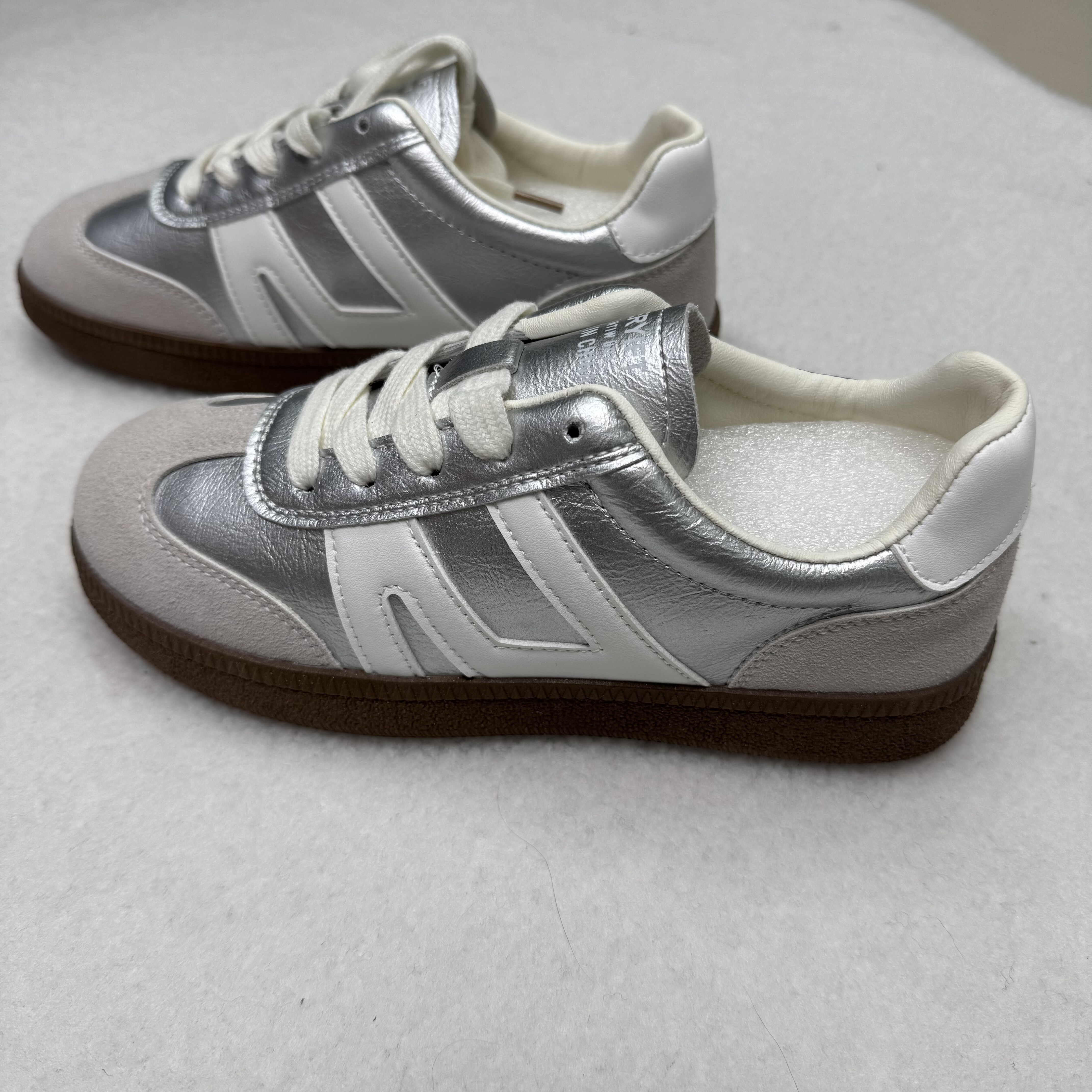 断码折扣 复古德训鞋女鞋百搭运动休闲板鞋子女低帮银灰色小白鞋