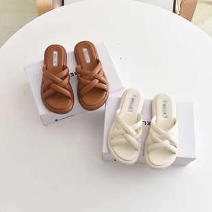 刘雯同款凉拖鞋女夏季外穿小众设计高级感平底法式沙滩罗马凉鞋子