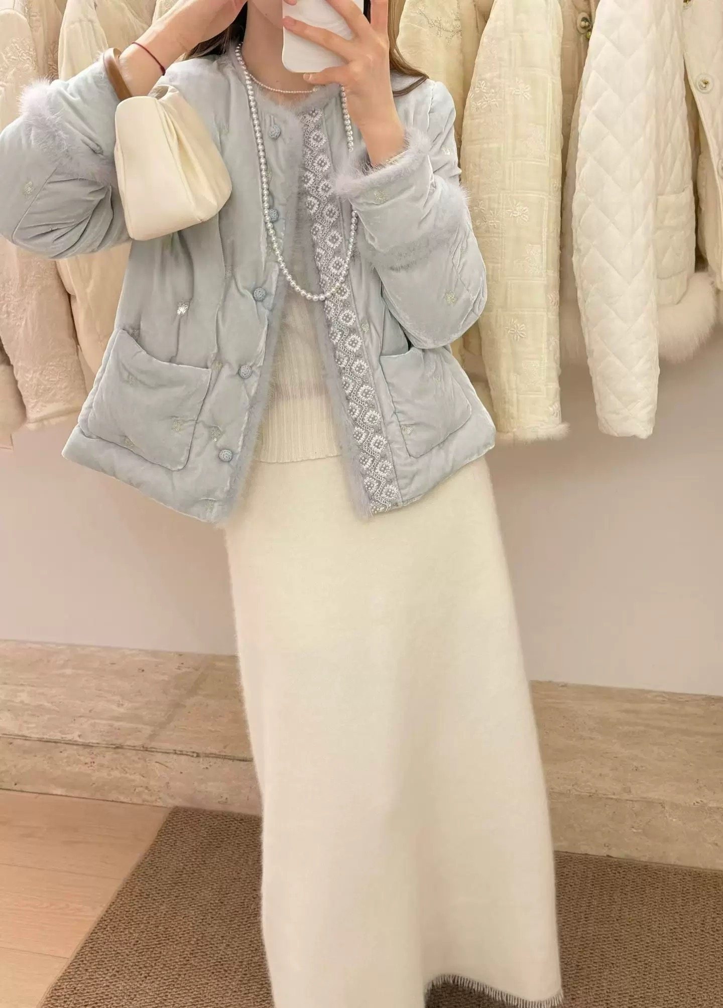 涉宿2025冬新中式国风羽绒服女短款丝绒加厚保暖白鸭绒外套