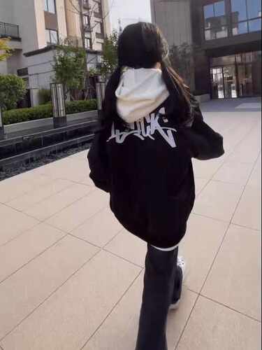 黑色秋季拉链薄款棒球服vibe