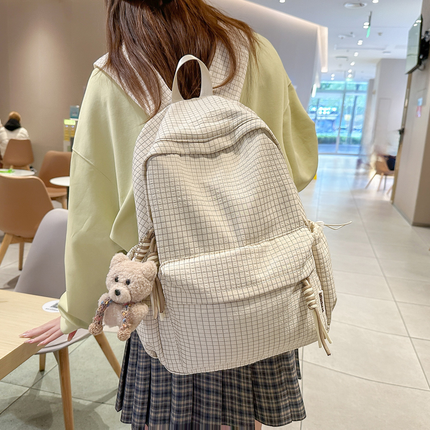 格纹双肩包女2026新款大容量轻便休闲简约大学生书包日常通勤背包