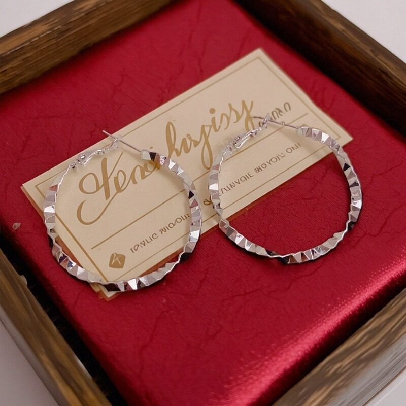 Sweet Girl小众时尚个性金属扭曲耳圈女气质简约设计感几何耳环,饰品/流行首饰/时尚饰品新,耳钉,淘宝优惠券,粉丝福利购,淘宝优惠卷