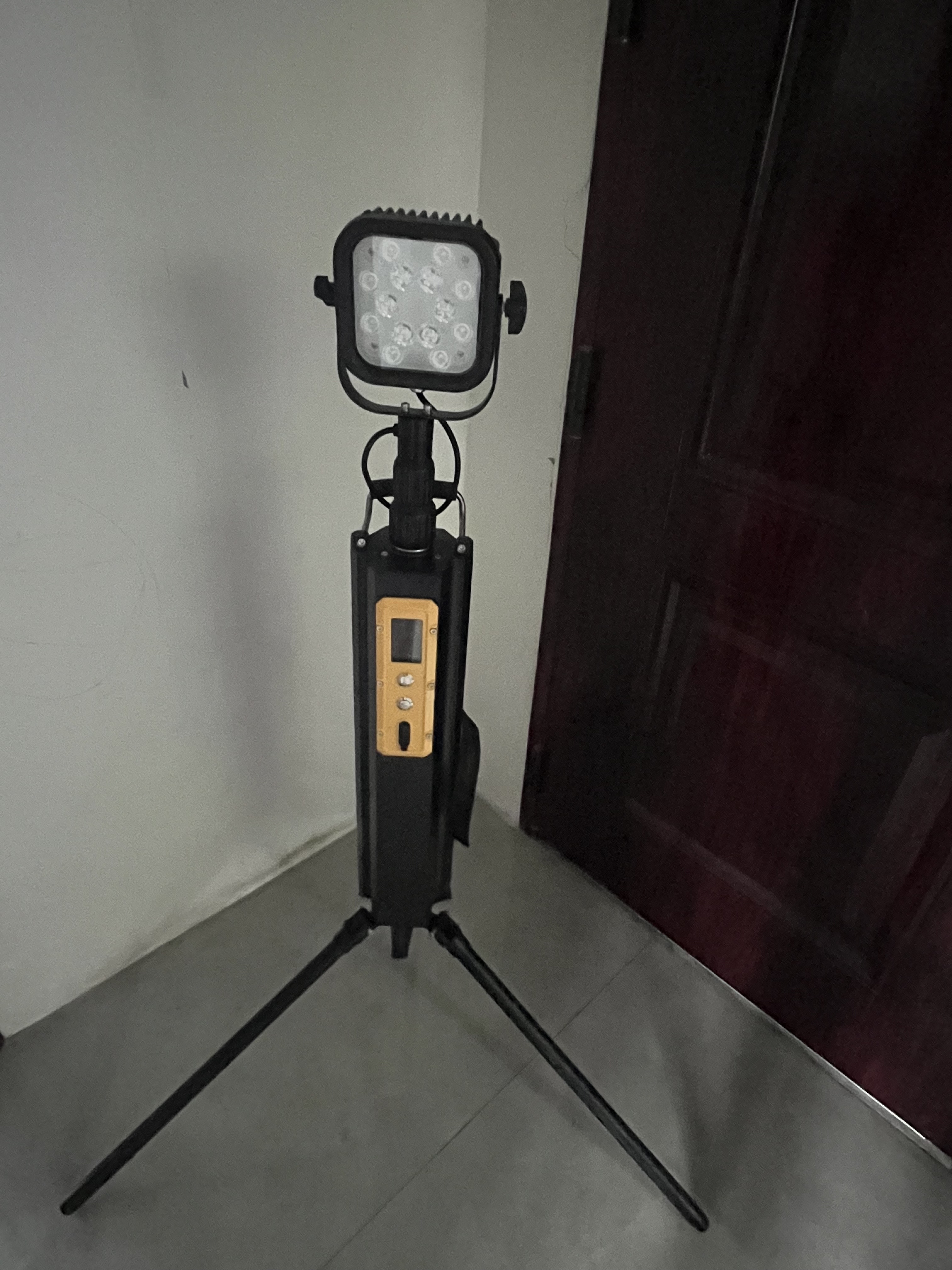 尚为SZSW2950防爆LED工作灯80W160W升降2.0m图片