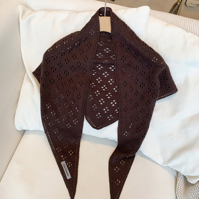 四叶草镂空针织三角巾女披肩女秋季新款含羊毛坎肩多功能围巾女潮