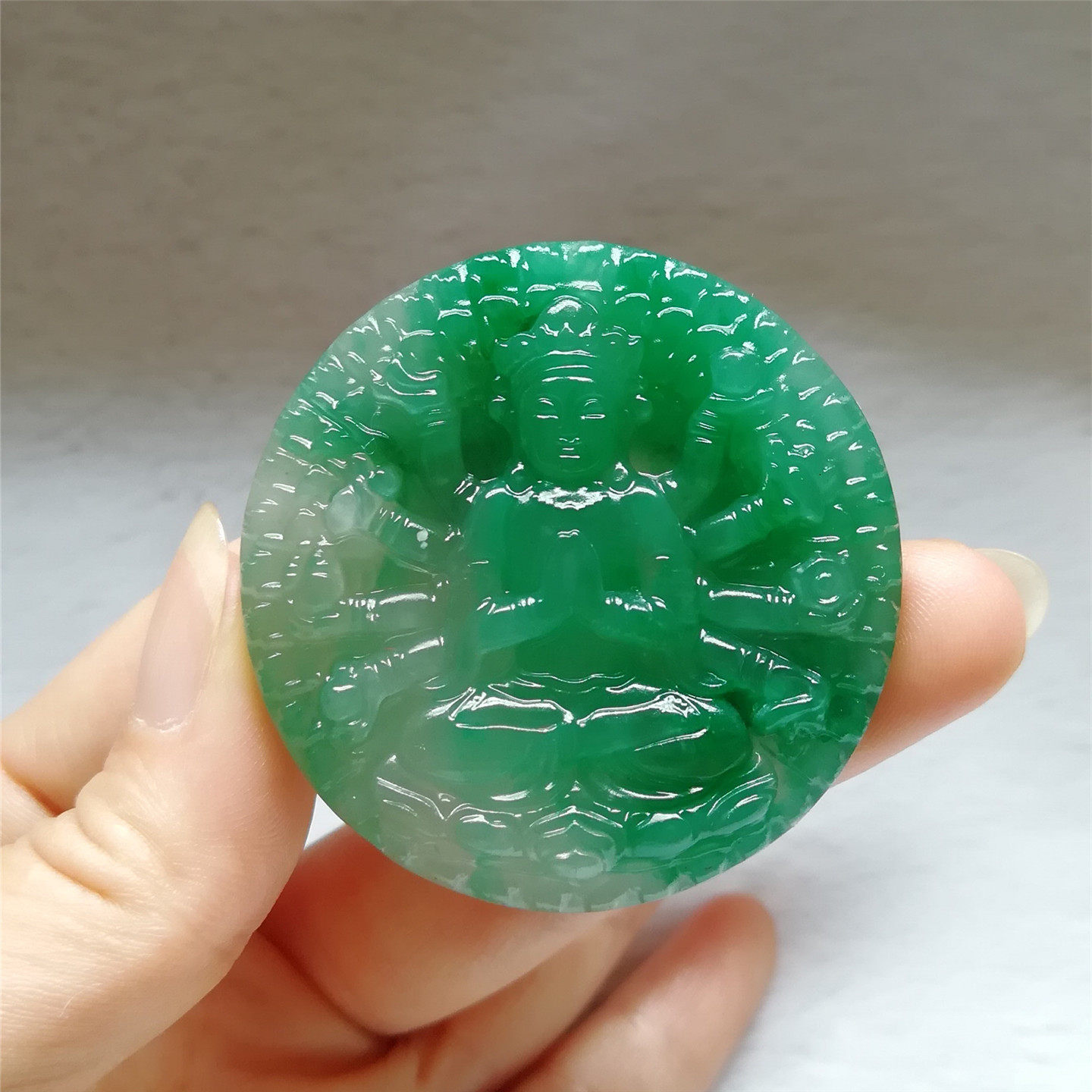 天然独龙玉千手观音吊坠男款