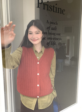 JillZoo自制《叠叠乐》秋冬显白韩系红色竖坑条v领麻花针织马甲女