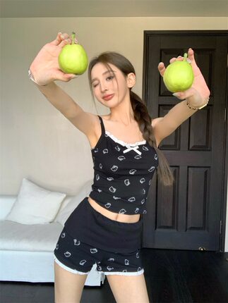 MICOCO！时髦~夏季弹力低腰包臀短裤长裤吊带印花套装