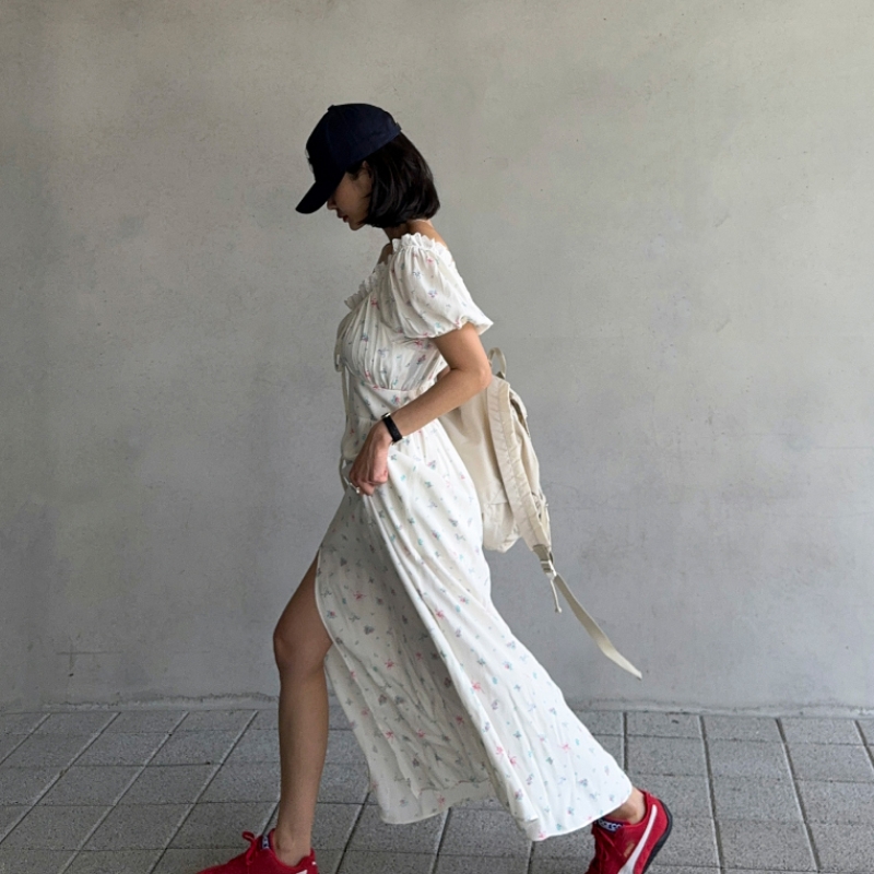 MICOCO！法式复古泡泡袖甜美气质性感开叉碎花连衣裙