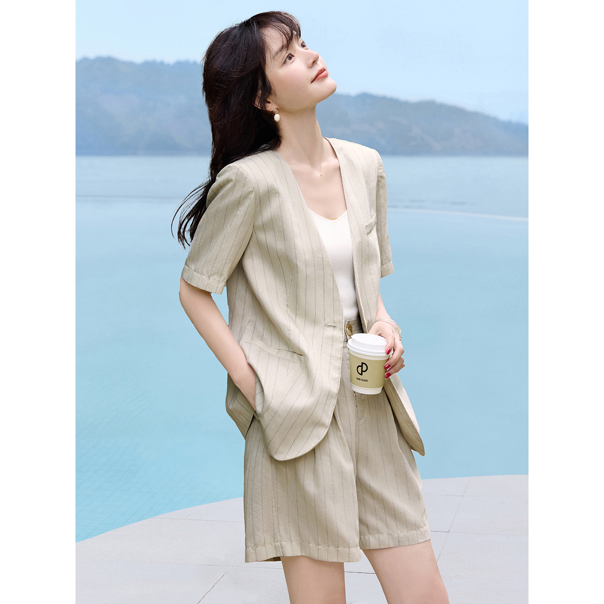 沫晗依美轻通勤简约亚麻条纹无领西装短裤套装2025夏季新款女套装