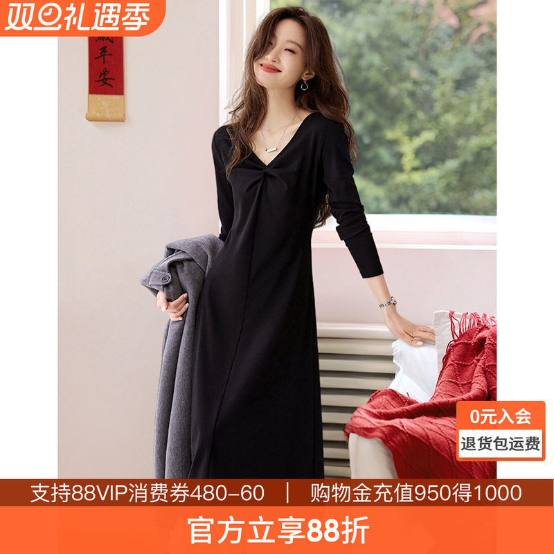 沫晗依美优雅V领收腰针织打底外穿赫本风小黑裙2025春新款连衣裙