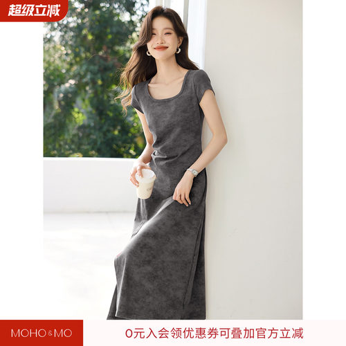 沫晗依美休闲U领褶皱巨好看显白T恤裙2026秋季新款设计感连衣裙女
