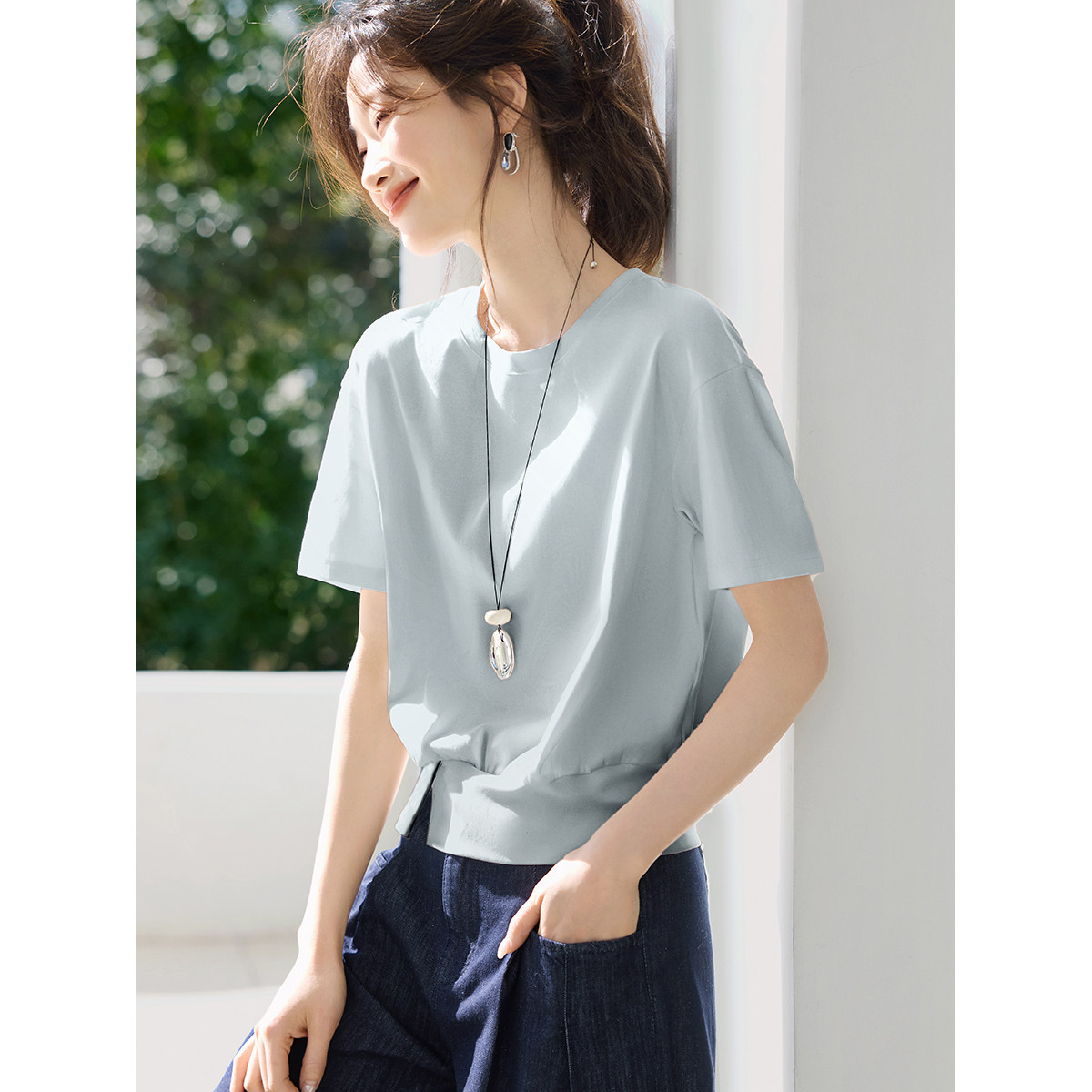 沫晗依美休闲百搭设计感下摆开叉装饰扣圆领短袖2026夏季新款T恤
