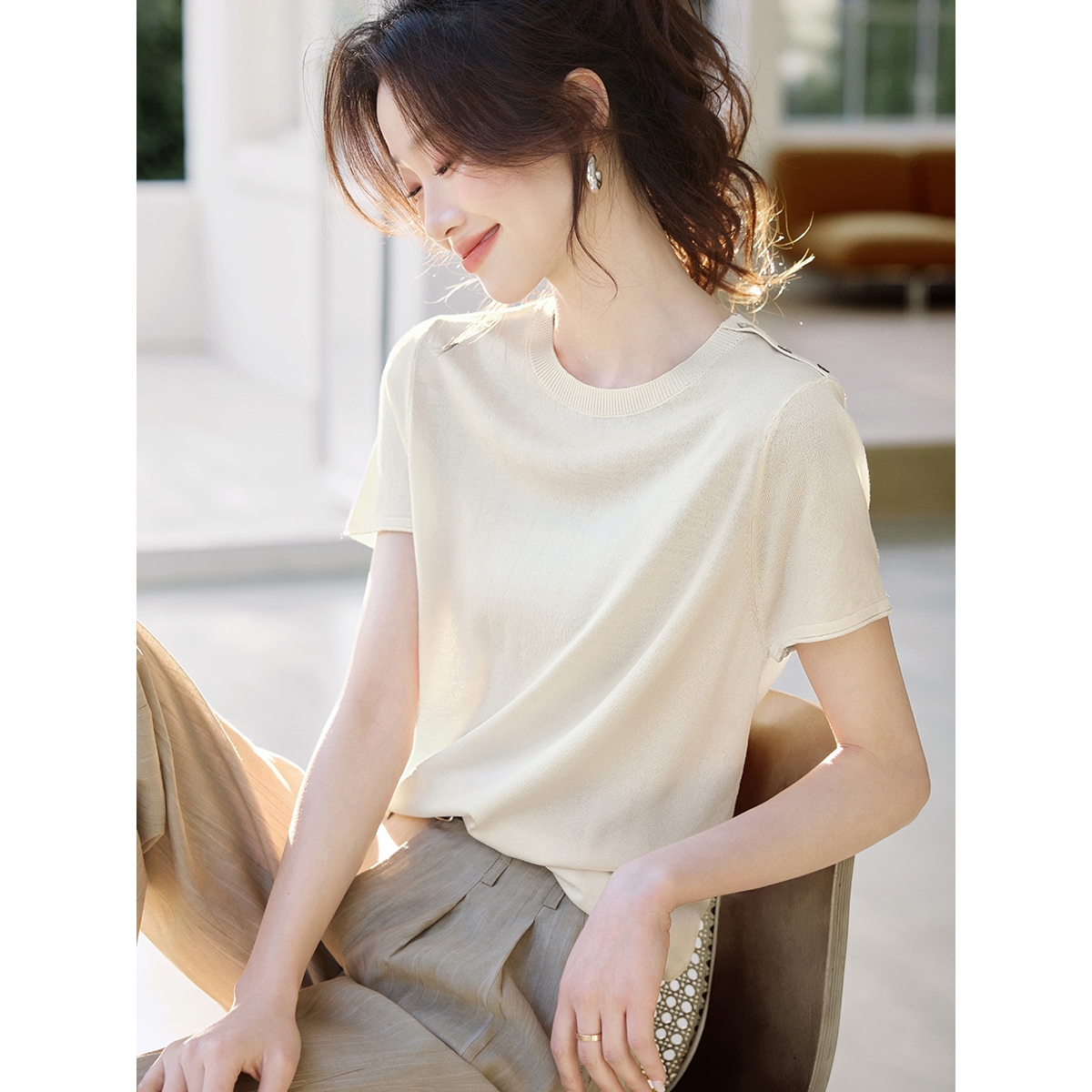 沫晗依美輕優雅度假風針織衫