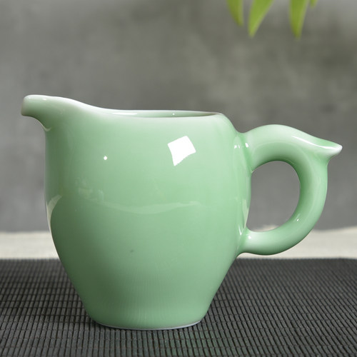 龙泉青瓷公道杯纯色简约手工茶道