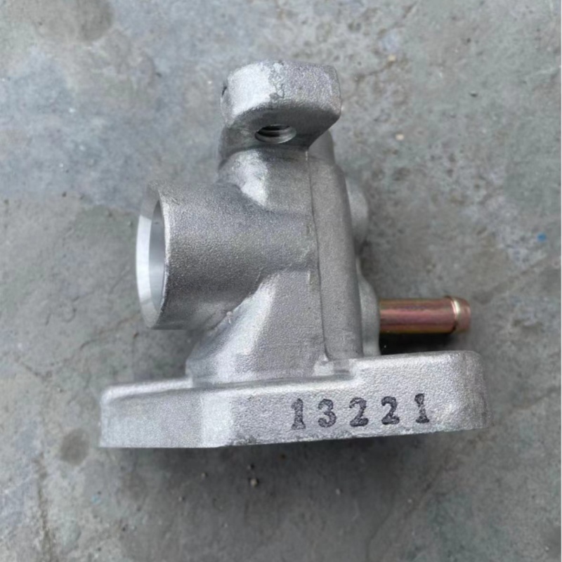 东风风行CM7 2.0T 后驱4G63S4T发动机缸盖出水接头旁通管水管接头