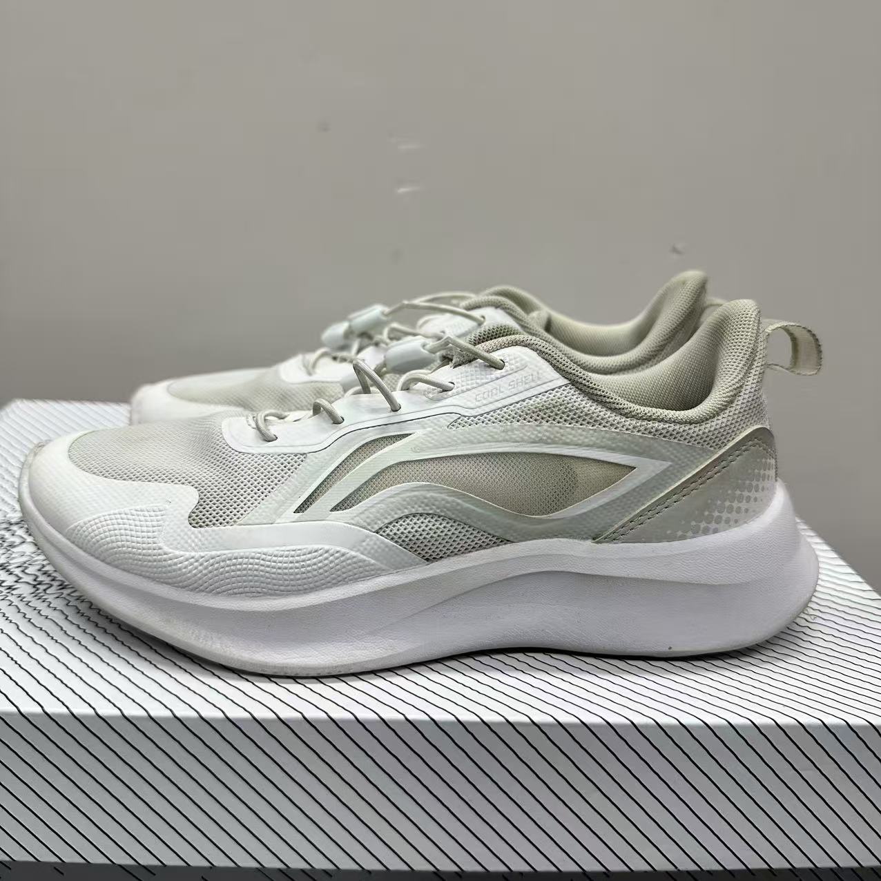 李宁男童鞋透气休闲鞋