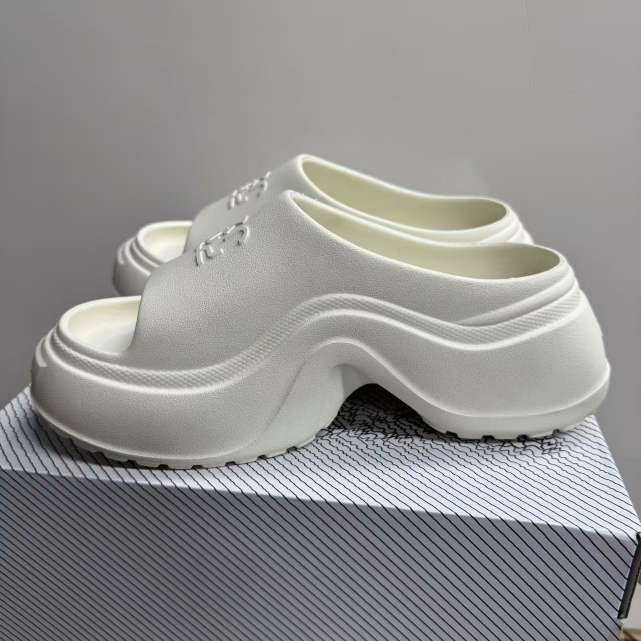 李宁女款PROJECTSLI拖鞋