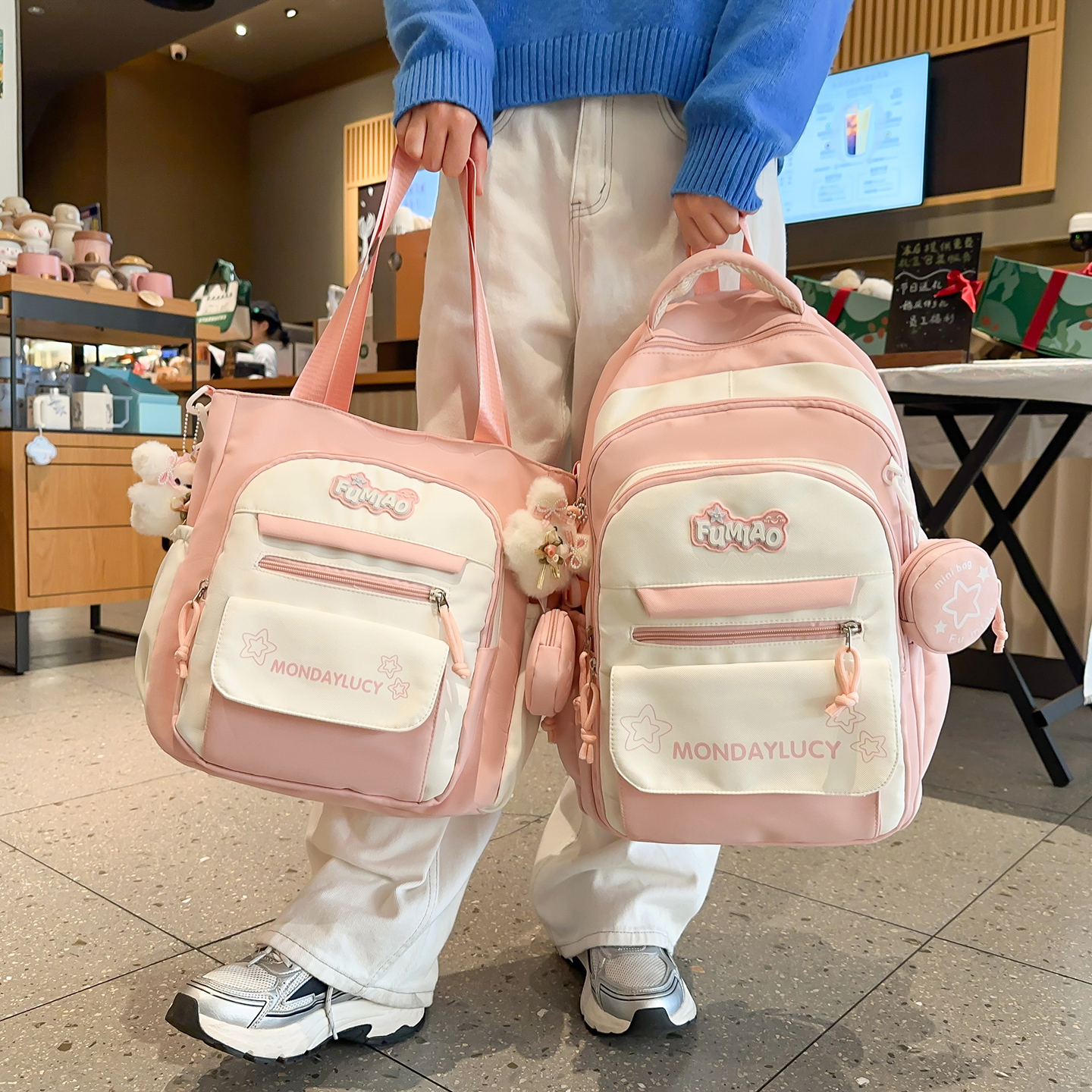 轻便大容量初中高中生减负双肩包