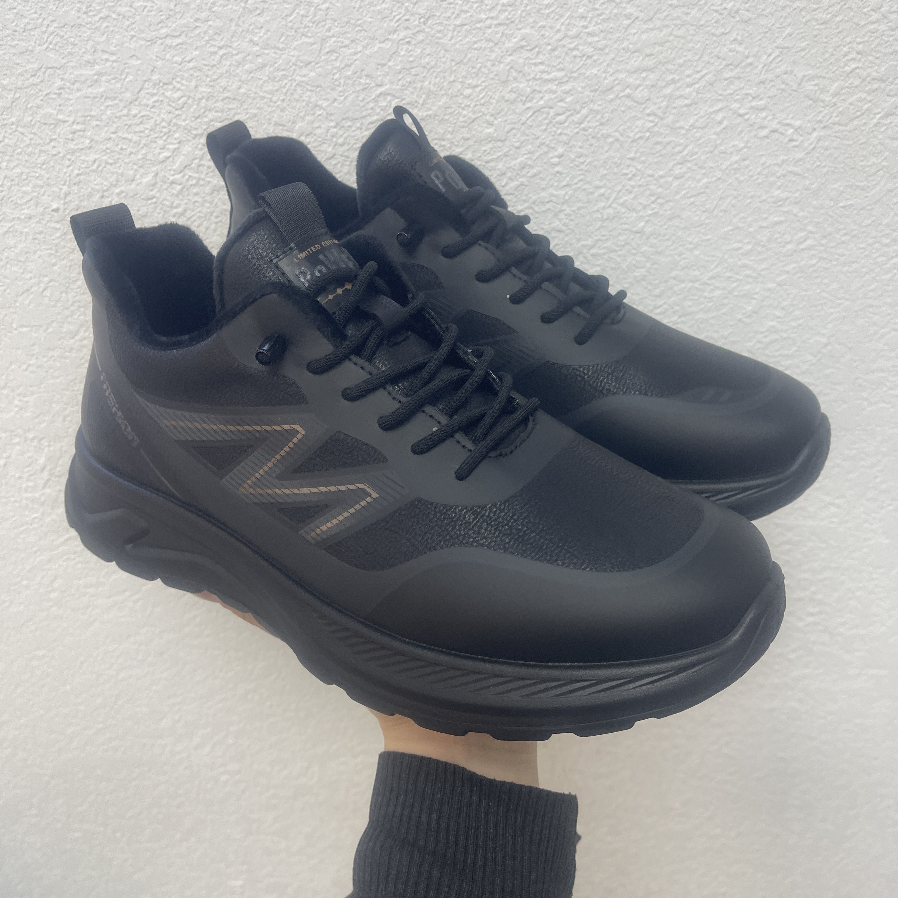 外贸男鞋45秋冬季潮鞋新款46运动鞋百搭休闲鞋加绒特大号男棉鞋47