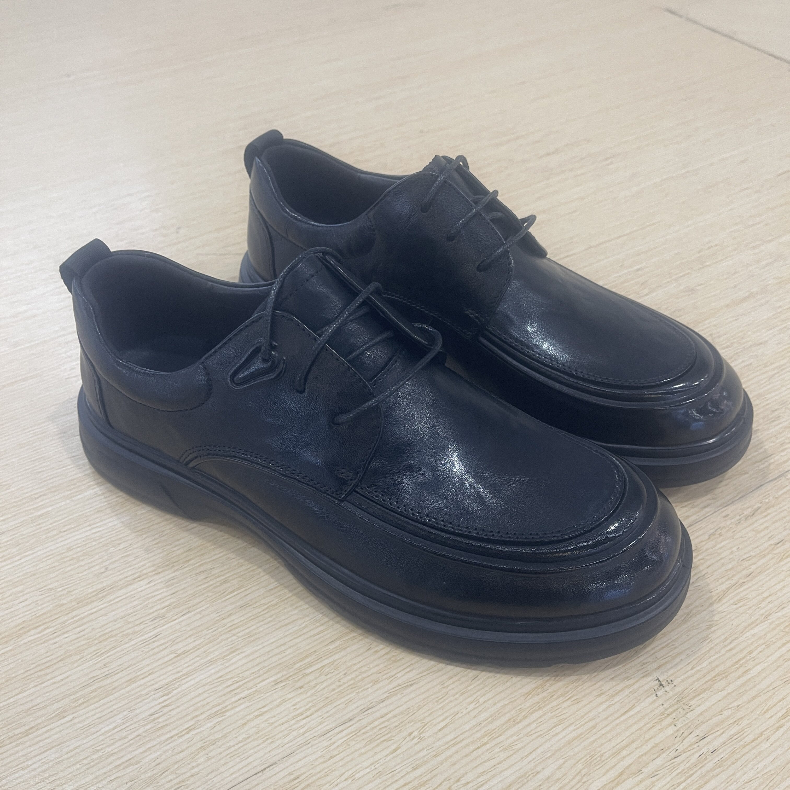 外贸头层牛皮男士皮鞋真皮透气高级系带手抓皮商务休闲真皮男单鞋