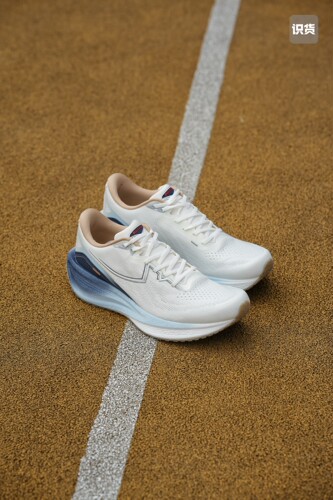 燃花体育特步青云新款减震运动鞋轻便舒适男女情侣跑步鞋大体重