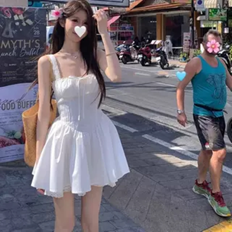 白色吊带连衣裙女新款小个子纯欲风A子裙夏收腰显瘦度假初恋短裙