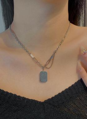 简约设计方牌吊坠钛钢项链女
