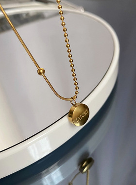 小金豆钛钢项链女luck字母锁骨链