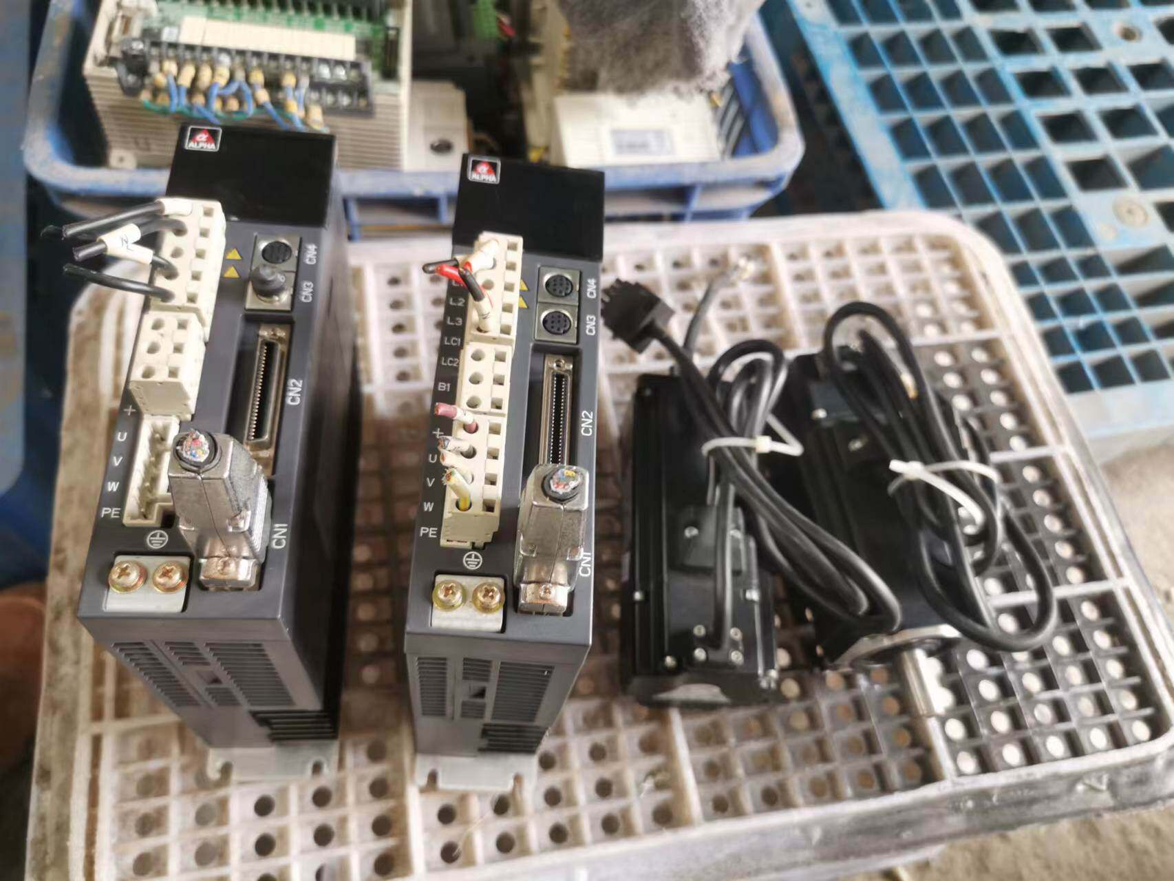 阿尔法伺服驱动器as100a-2r8m2u 0.4kw 220v 现货 实物图 质保