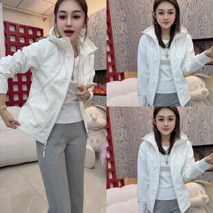 时尚 韩版 新款 饰连帽抽绳冲锋衣外套2026春季 休闲百搭女 清新拉链装