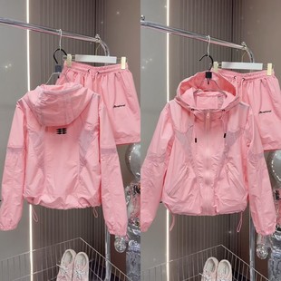 欧货户外旅游防晒外套短裤套装2025夏新款彩色连帽拼网刺绣两件套