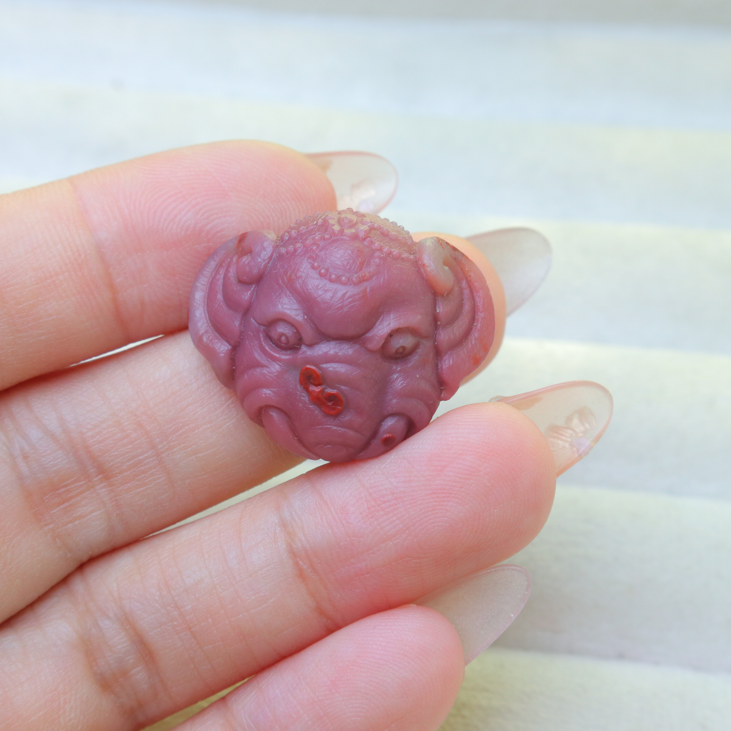 老矿盐源玛瑙象头吊坠挂件收藏粉嫩色满肉雕刻毛衣链DIY配件