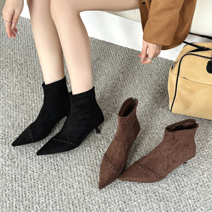 裕达2025冬季新款磨砂短靴女低跟尖头铆钉瘦瘦加绒小跟女靴25178