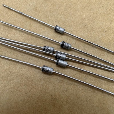 15V 1N4744A M标 MOT 1N4744 ARL 1W 稳压管15伏 DO-41 IN4744A