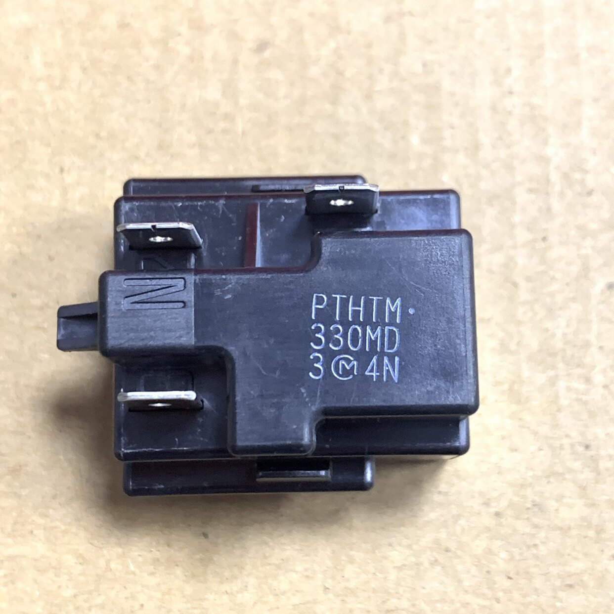 美的冰箱压缩机ptc启动器pthtm330md过载热保护继电器2 3脚330md3