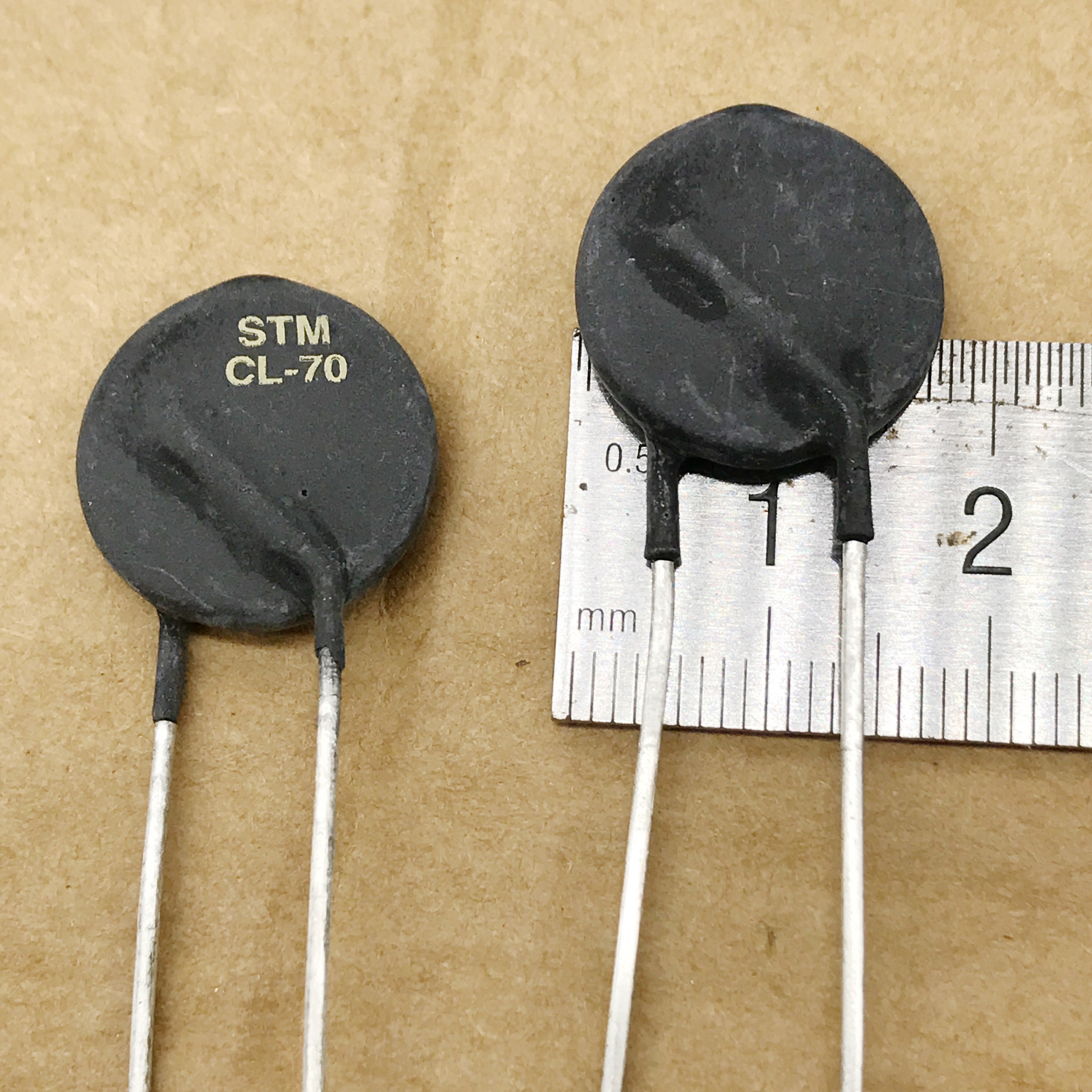 STM CL-70 16R进口美国品牌NTC热敏电阻CL70 4A直径18mm P9mm