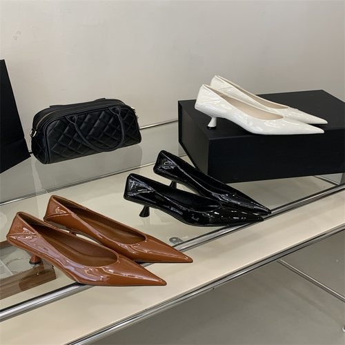 2025春秋新款气质百搭浅口漆皮通勤韩版尖头低跟女单鞋显腿长