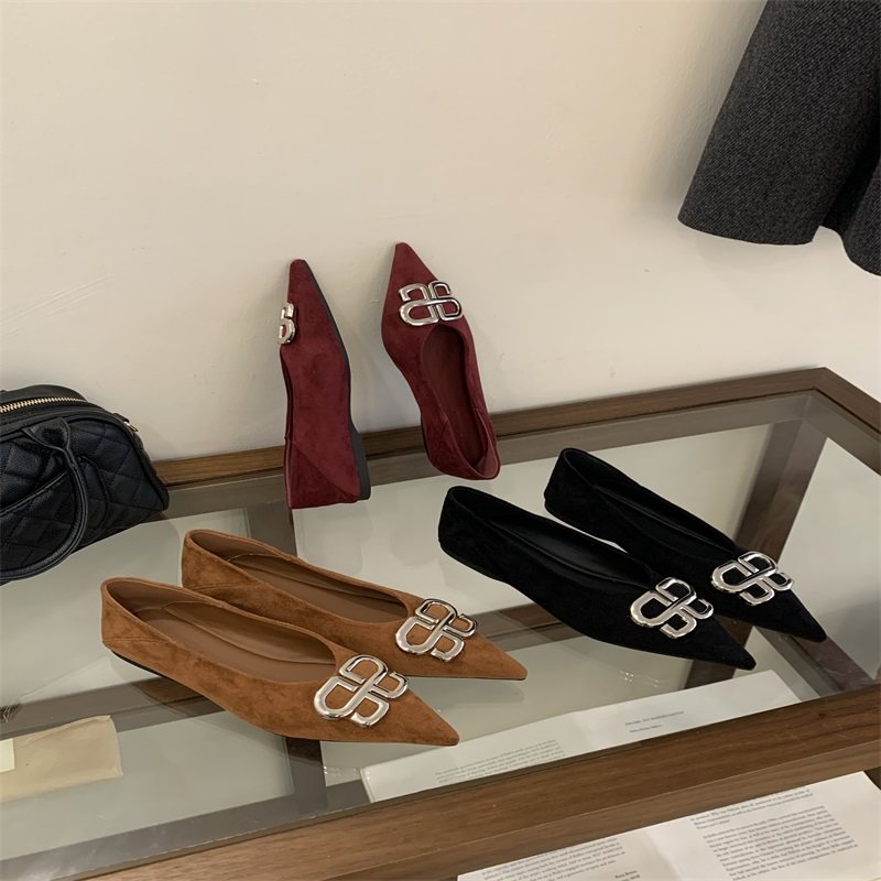 尖头单鞋女2025新款百搭复古平底鞋水钻绒面黑色软底浅口飘鞋,女鞋,浅口单鞋,淘宝优惠券,粉丝福利购,淘宝优惠卷