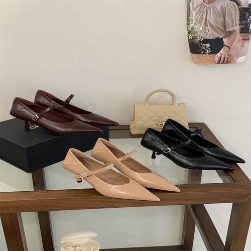 法式尖头细跟玛丽珍女鞋网红单鞋细跟高跟一字带扣式通勤单鞋